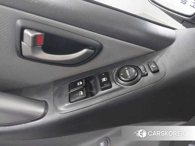 Hyundai The New Grand Starex 2018 Серебристо-серый из Кореи, фото 2