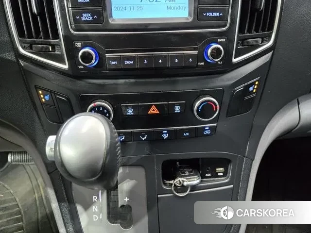 Hyundai The New Grand Starex 2019 Серебряный из Кореи, фото 2