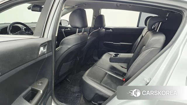 Kia Sportage The Bold 2021 Серебряный из Кореи, фото 2