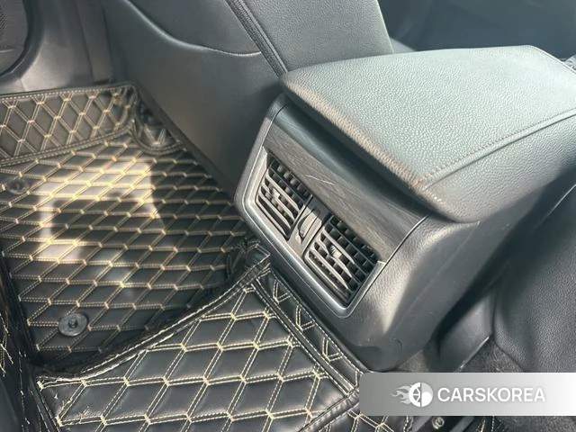 Toyota Camry 2023 Белый из Китая, фото 2