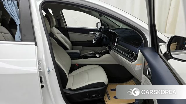 Kia Sportage 5th Generation Hybrid 2024 Белый из Кореи, фото 2