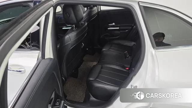 Mercedes-Benz GLA - Class H247 2021 Белый из Кореи, фото 2