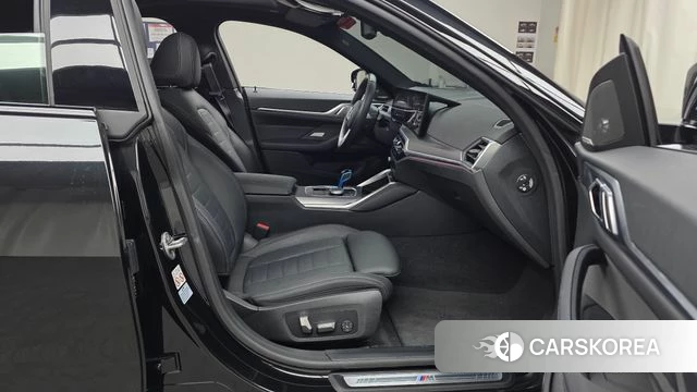 BMW i4 2022 Черный из Кореи, фото 2