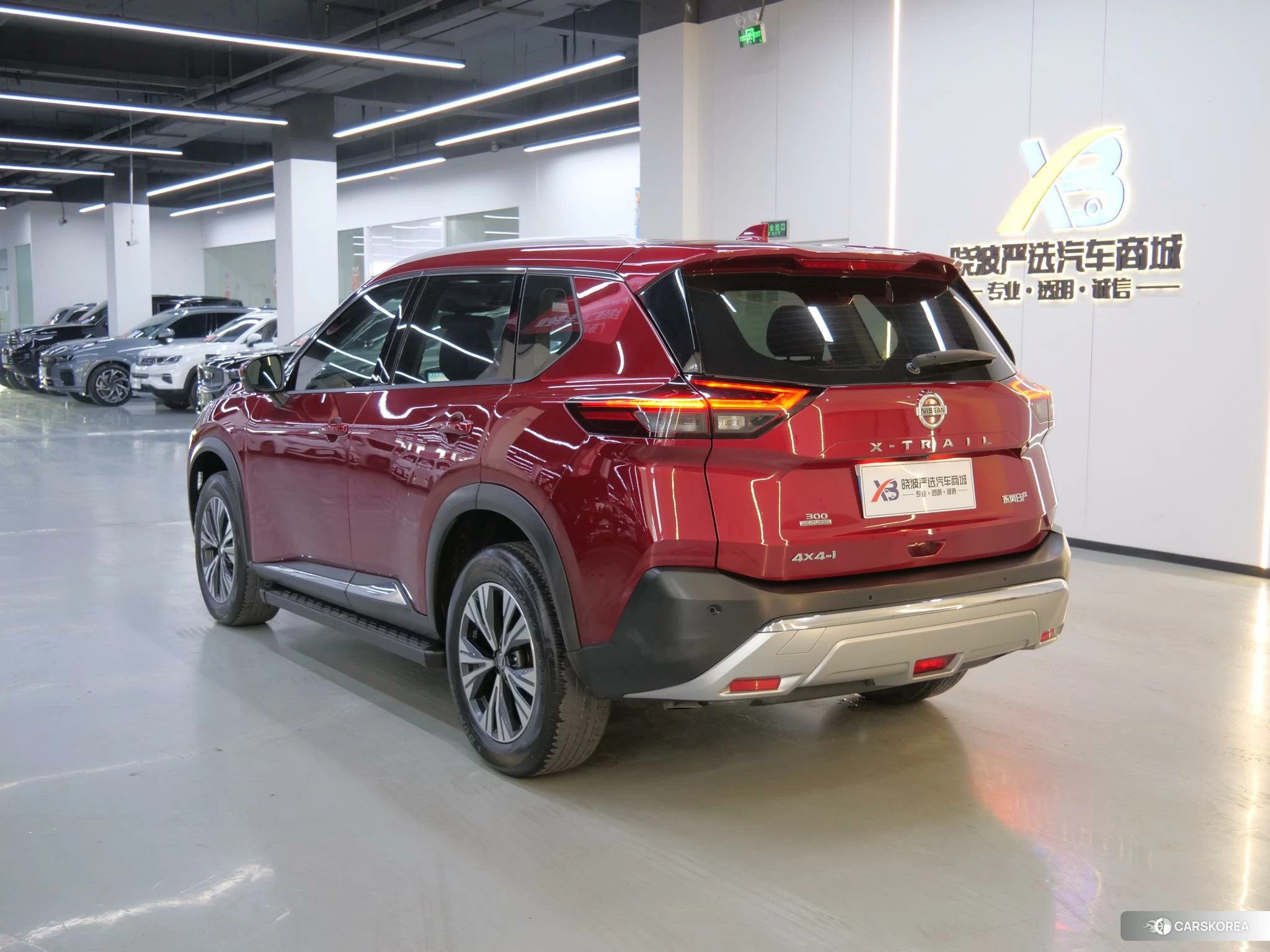 Nissan Qijun 2021 Красный из Китая, фото 2