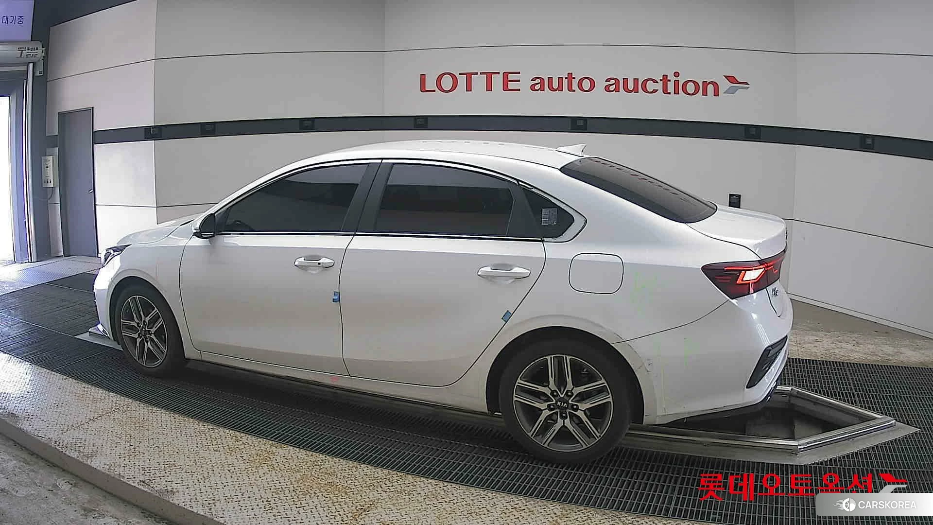 Kia K3 2020 Snow White Pearl из Кореи, фото 2