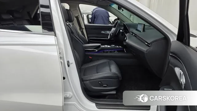 Genesis GV70 2023 Белый из Кореи, фото 2