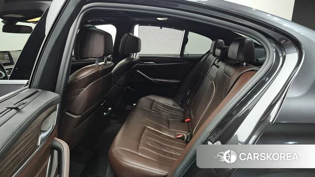 BMW 5 Series (G30) 2020 Серый из Кореи, фото 2