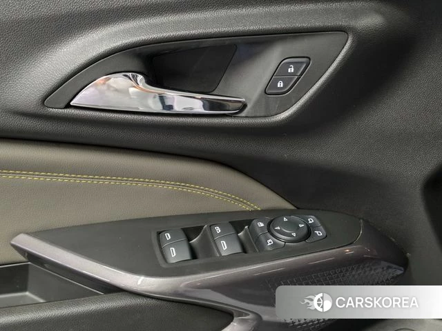 Chevrolet (GM Daewoo) Trax Crossover 2023 Белый из Кореи, фото 2