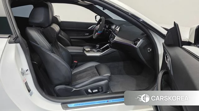 BMW 4 Series (G22) 2021 Белый из Кореи, фото 2