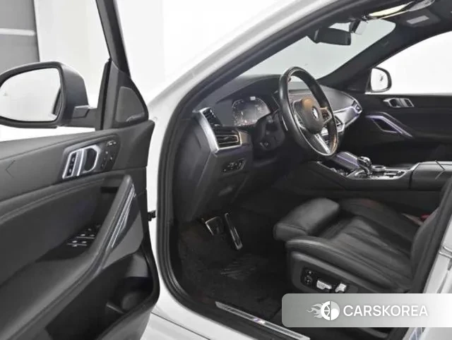BMW X6 (G06) 2023 Белый из Кореи, фото 2
