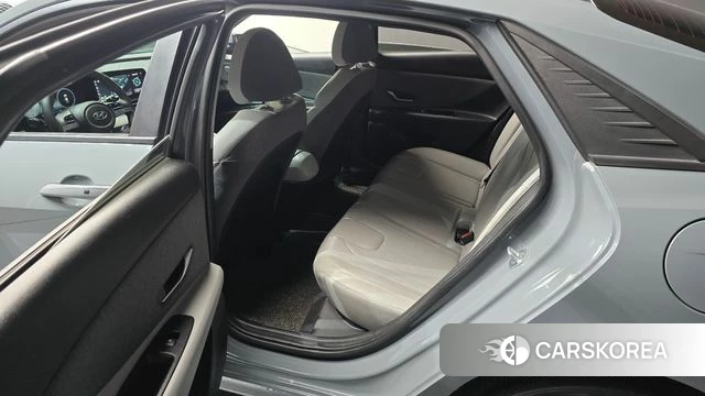 Hyundai Avante (CN7) 2020 Серебристо-серый из Кореи, фото 2