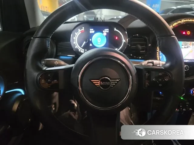 Mini Cooper 2022 Черный из Кореи, фото 2