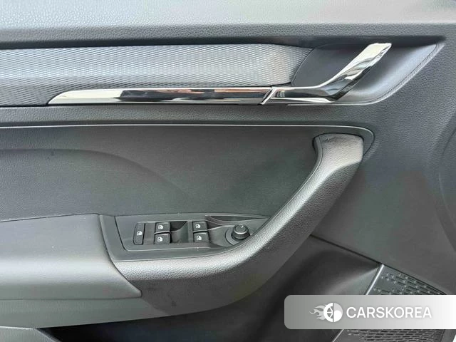 Skoda Komick 2023 Белый из Китая, фото 2