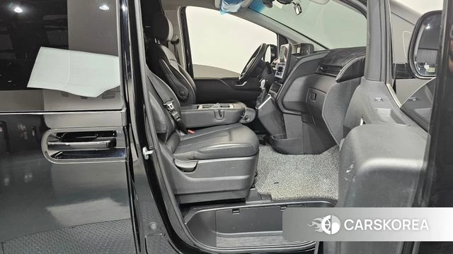 Hyundai Staria 2025 Черный из Кореи, фото 2