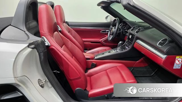 Porsche 718 Boxster 2019 Серебристо-серый из Кореи, фото 2