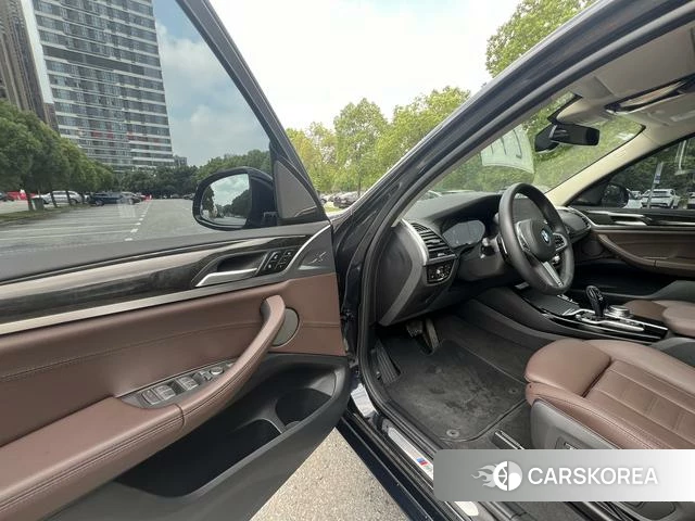 BMW X3 2021 Черный из Китая, фото 2
