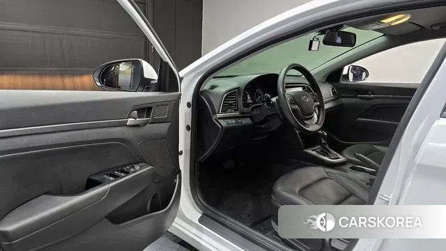 Hyundai Avante AD 2018 Белый из Кореи, фото 2