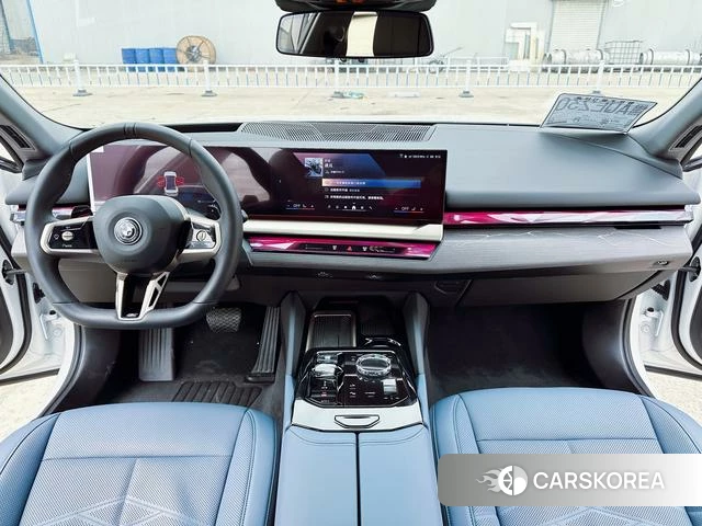 BMW 5 series 2024 Белый из Китая, фото 2