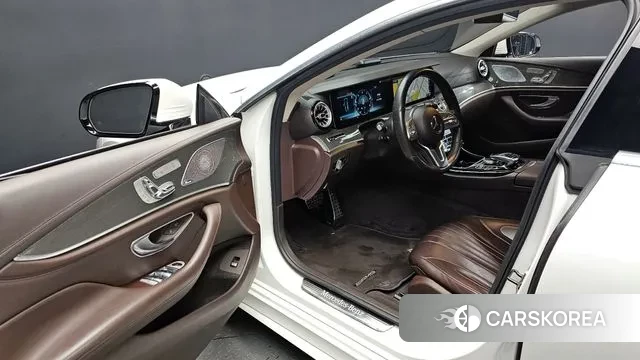 Mercedes-Benz CLS-Class C257 2019 Белый из Кореи, фото 2