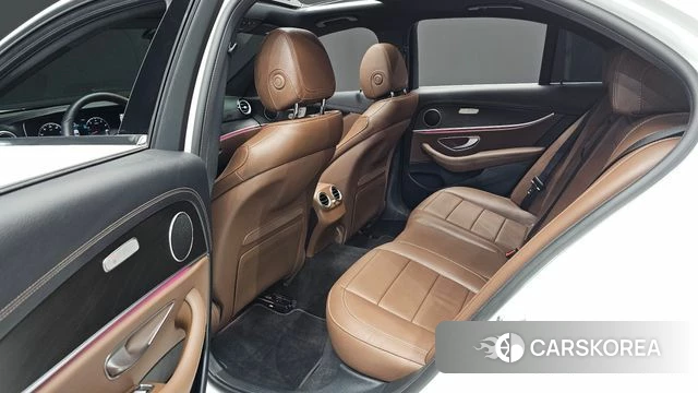 Mercedes-Benz E-Class W213 2023 Белый из Кореи, фото 2