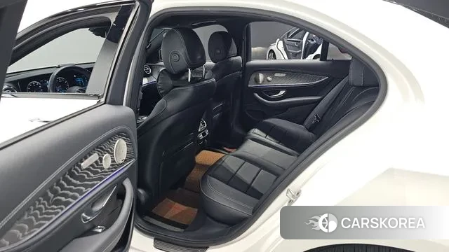 Mercedes-Benz E-Class W213 2023 Белый из Кореи, фото 2