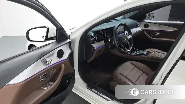 Mercedes-Benz E-Class W213 2021 Белый из Кореи, фото 2