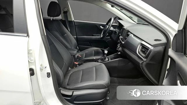 Kia Stonic 2018 Белый из Кореи, фото 2