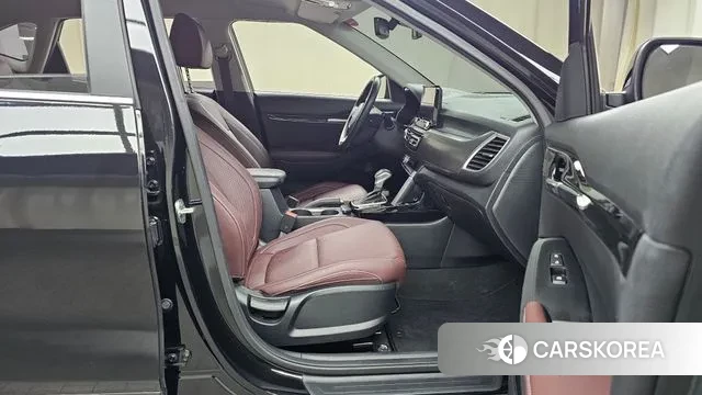 Kia Seltos 2022 Черный из Кореи, фото 2