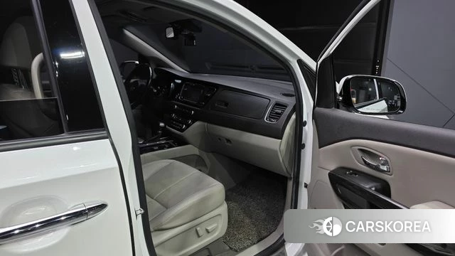 Kia All New Carnival 2018 Белый из Кореи, фото 2
