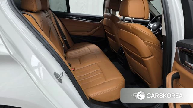 BMW 5 Series (G30) 2020 Белый из Кореи, фото 2