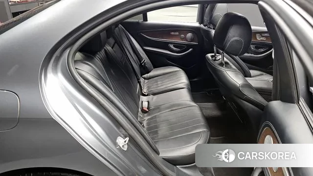 Mercedes-Benz E-Class W213 2018 Серый из Кореи, фото 2
