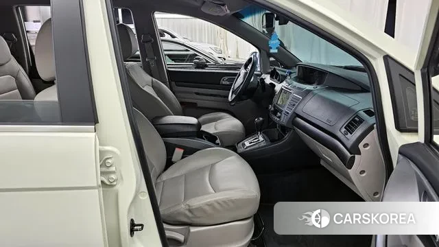 Ssangyong Korando Turismo 2018 Белый из Кореи, фото 2
