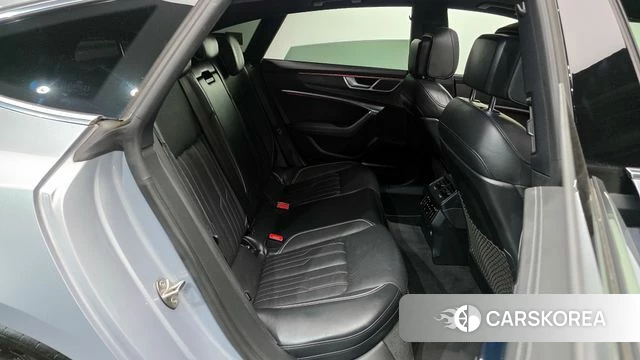 Audi A7 (4K) 2021 Серебристо-серый из Кореи, фото 2