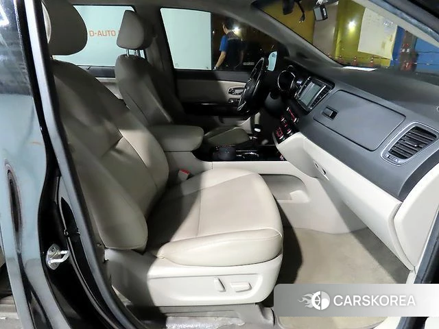 Kia The New Carnival 2019 Черный из Кореи, фото 2