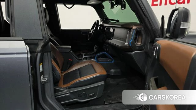 Ford Bronco 6th Generation 2022 Серый из Кореи, фото 2