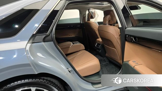 Hyundai Grandeur (GN7) 2024 Серебристо-серый из Кореи, фото 2