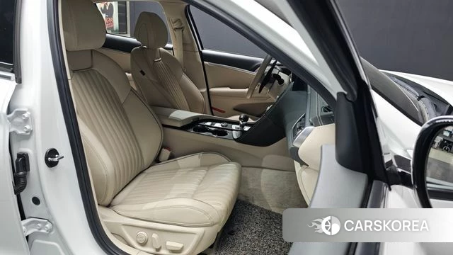 Genesis The New G70 2022 Белый из Кореи, фото 2