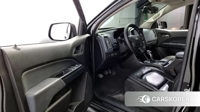 Chevrolet (GM Daewoo) Real New Colorado 2022 Черный из Кореи, фото 2