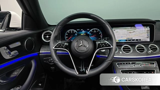 Mercedes-Benz E-Class W213 2023 Белый из Кореи, фото 2
