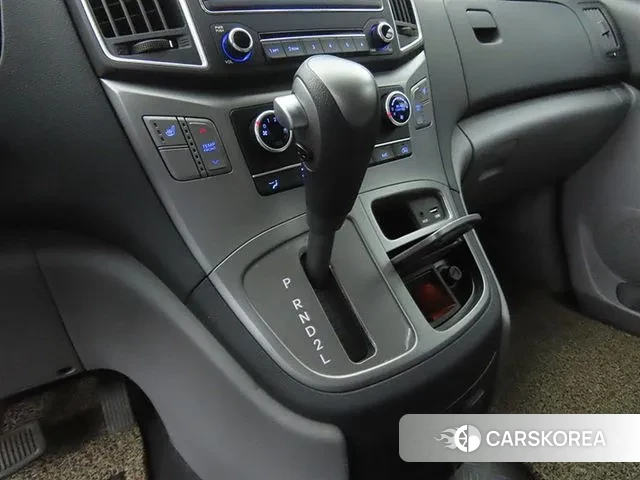 Hyundai The New Grand Starex 2018 Серебристо-серый из Кореи, фото 2