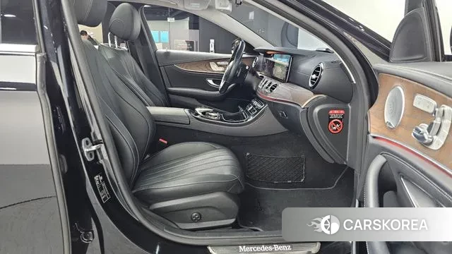 Mercedes-Benz E-Class W213 2019 Черный из Кореи, фото 2