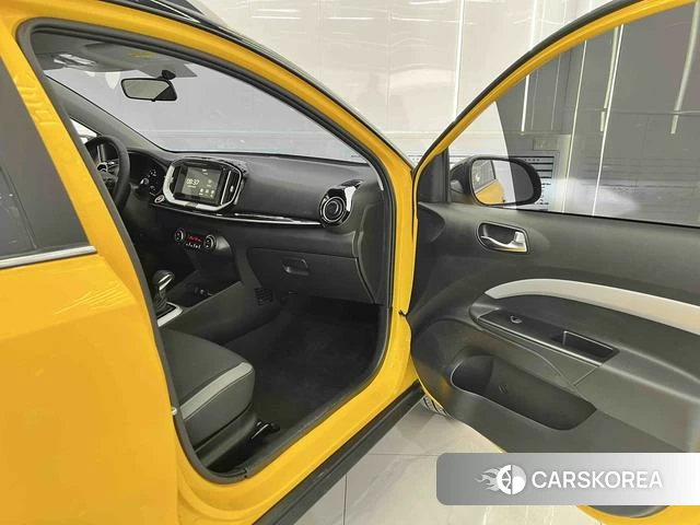 Kia Yi Ran 2023 Желтый из Китая, фото 2
