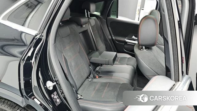 Mercedes-Benz GLA - Class H247 2023 Черный из Кореи, фото 2
