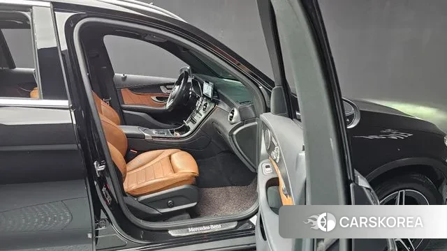 Mercedes-Benz GLC-Class X253 2022 Черный из Кореи, фото 2