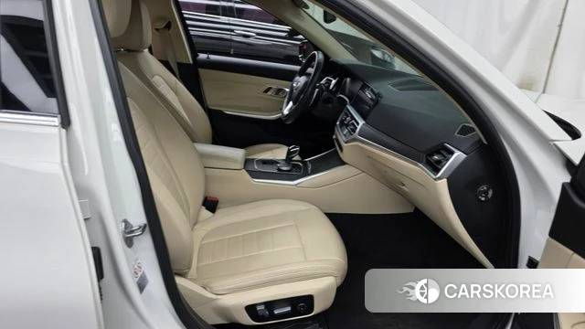 BMW 3 Series (G20) 2019 Белый из Кореи, фото 2