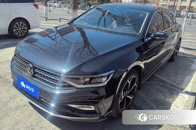 Volkswagen Magotan 2025 Черный из Китая, фото 2