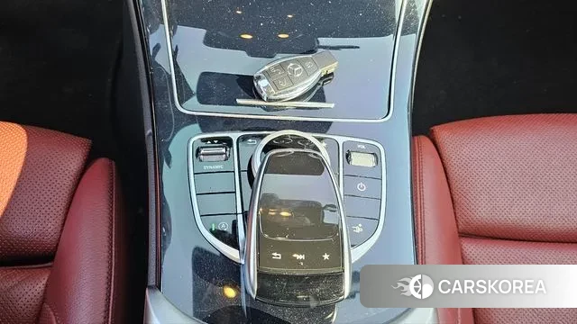 Mercedes-Benz C-Class W205 2018 Белый из Кореи, фото 2