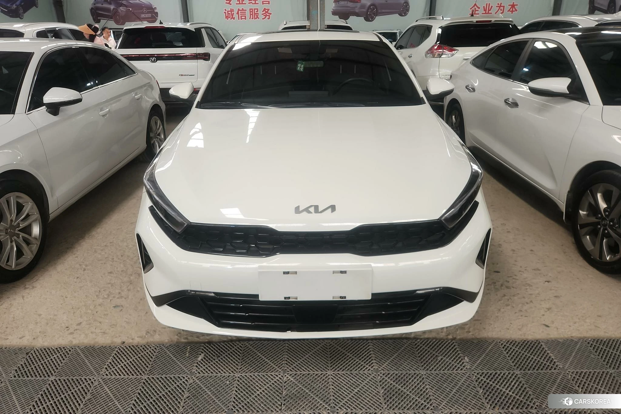 Kia K3 2021 Белый из Китая, фото 2