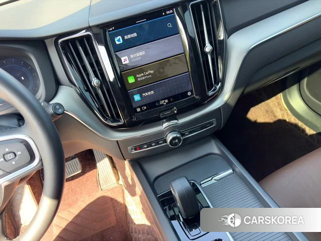 Volvo XC60 2023 Белый из Китая, фото 2