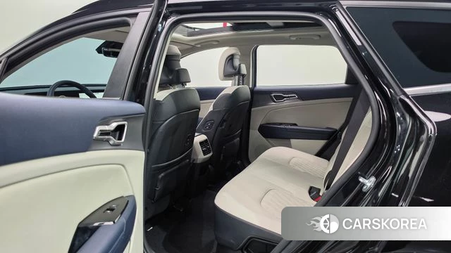 Kia Sportage 5th Generation Hybrid 2023 Черный из Кореи, фото 2